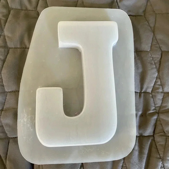 Resin mold - Picture 2 of 2